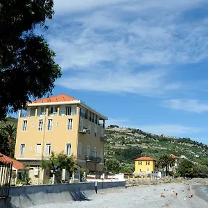 Aparthotel Holiday's Beach